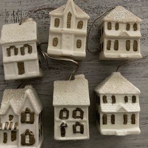 6 porcelain church/houses ornaments
